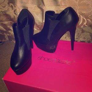 Black Heels/Pumps